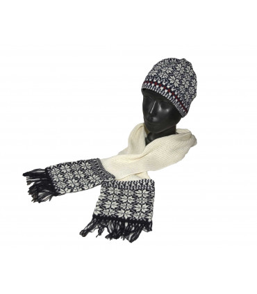 Rahvusliku mustriga müts