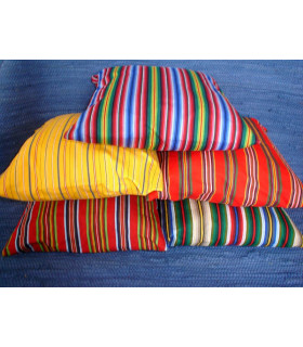 Rahvusliku mustriga padjakate